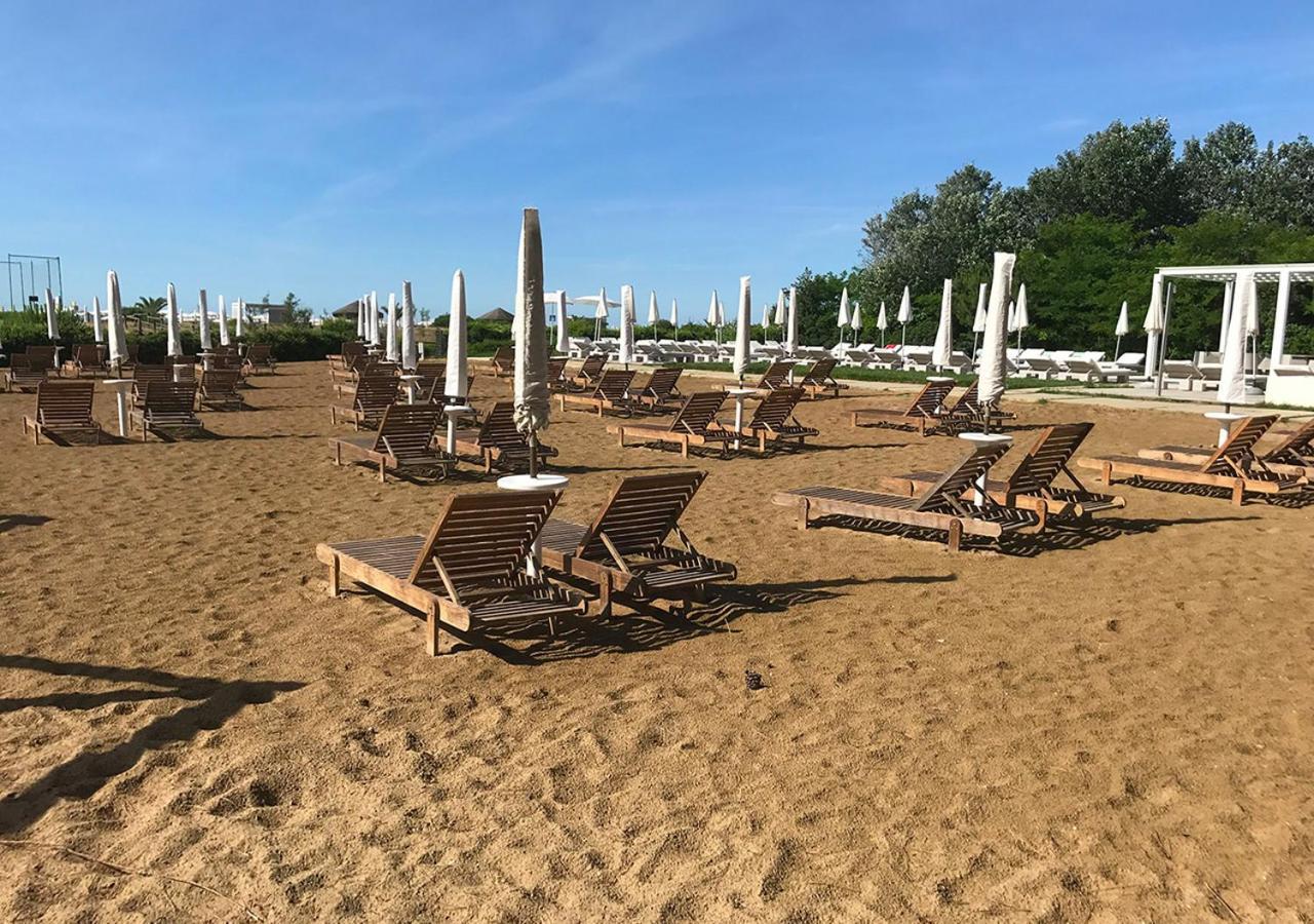 Hotel Mediterraneo Suite&Residence Лидо-ди-Езоло Экстерьер фото